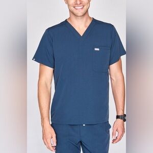 Figs Men's Short Sleeve V-Neck Shirt in Navy Size Large